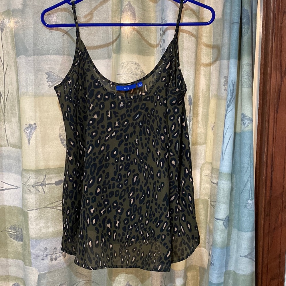 APT 9 camisole. Size M.